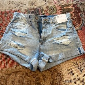 These mom Jean shorts are a size 4 non stretch ripped shorts from AERO.